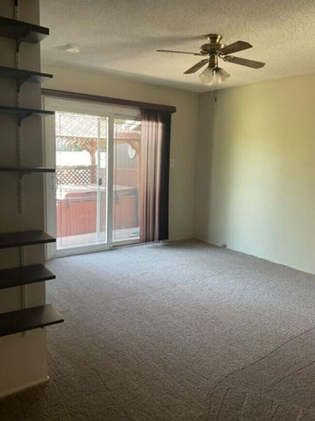 Foto del edificio - 5 bed 2 Bathroom in Riverside