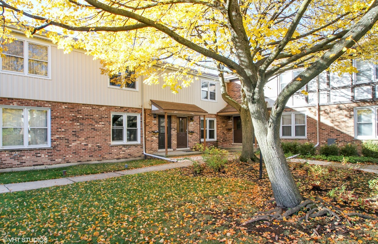 Primary Photo - 1732 Pickwick Ln