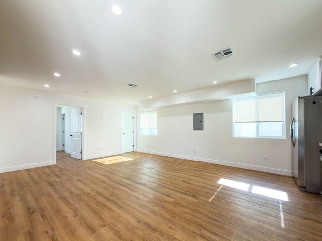 Building Photo - Spacious 3BR ADU w/ Private Patio!