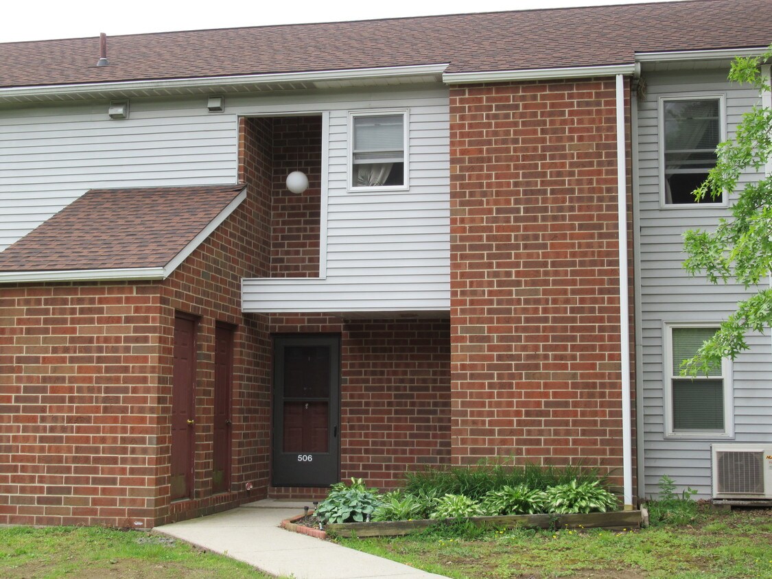 front exterior - 701 Heritage Hls