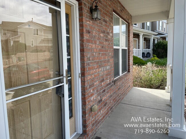 Building Photo - 7872 Sandy Springs Point