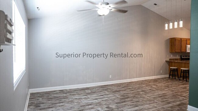 Building Photo - Cute 2 bed, 2 bath Condo