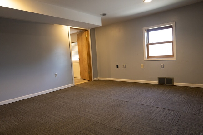 Building Photo - 619 W Baraga Ave