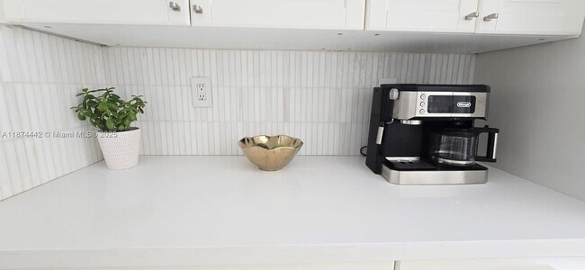 Foto del edificio - 712 SW 9th St
