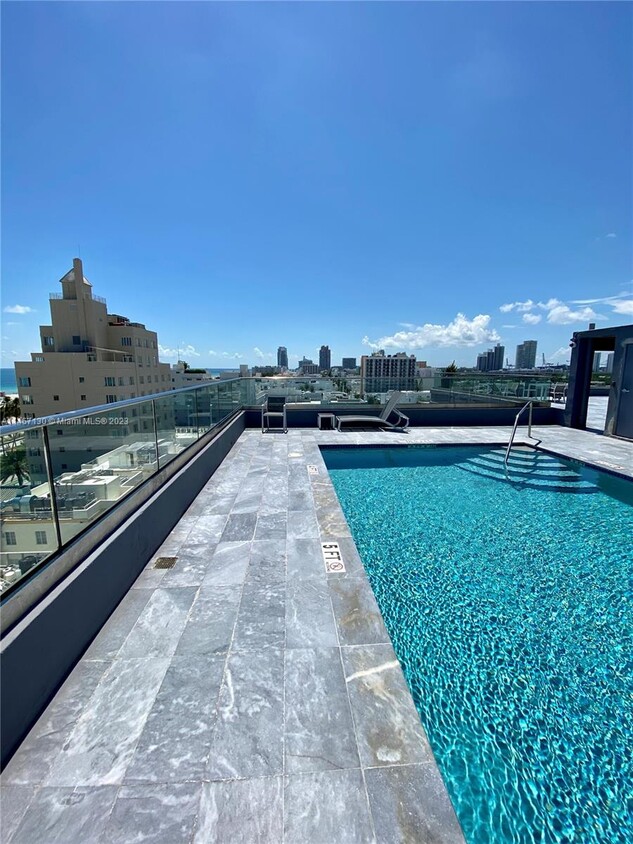 Primary Photo - 1255 Collins Ave