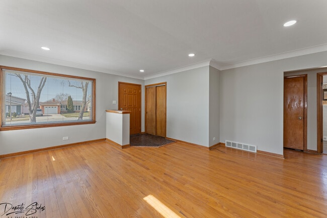 Foto del edificio - 965 S Cedar Ave