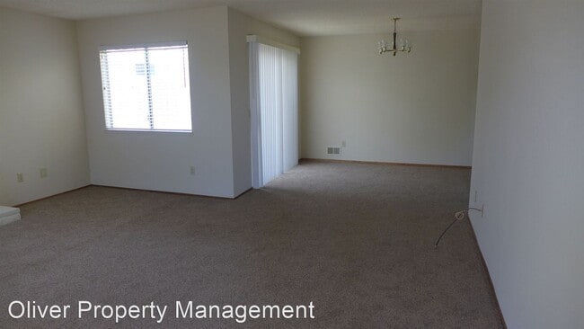 Building Photo - 2 br, 2 bath House - 450 Tuttle Ave