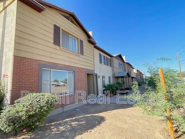 Building Photo - 2329 E Cactus Rd
