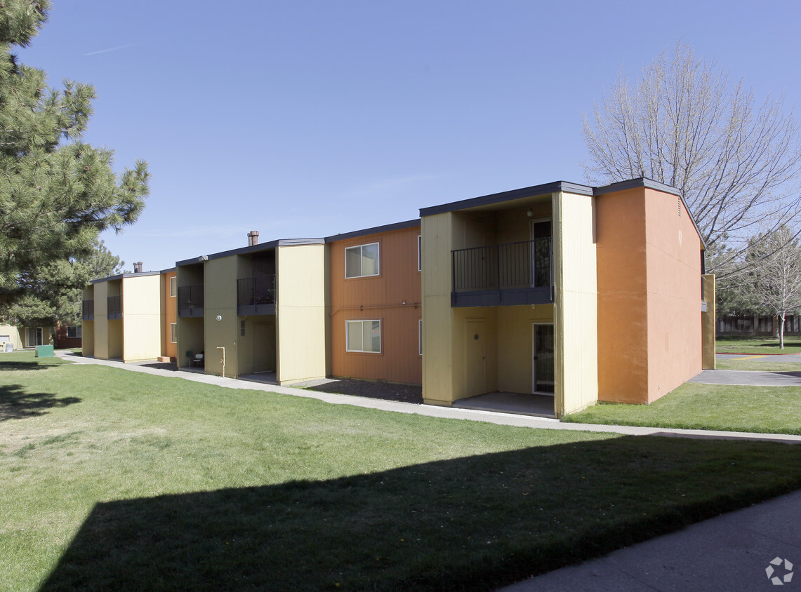 Primary Photo - Community Garden Apartments