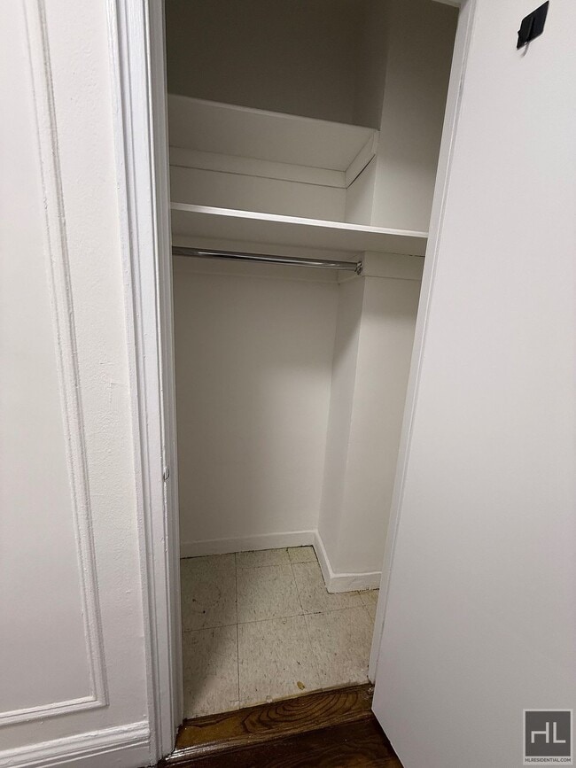 Building Photo - AMAZING 1 BR APARTMENT! WON’T LAST!!