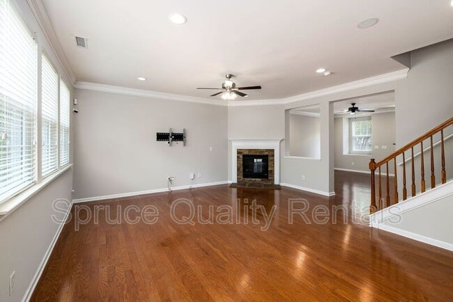 Photo - 206 Northlands Dr House