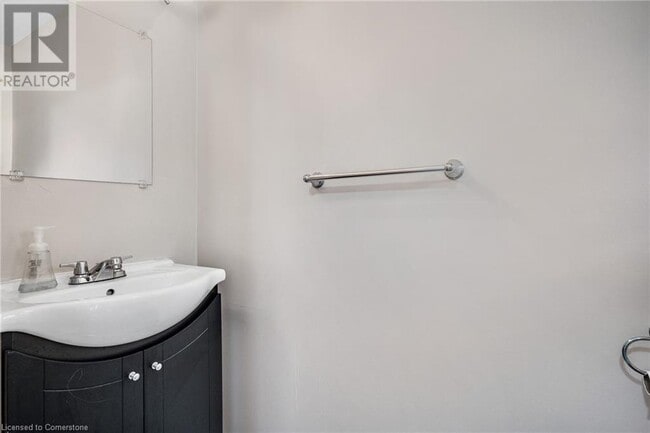 Building Photo - 20 Paulander Dr