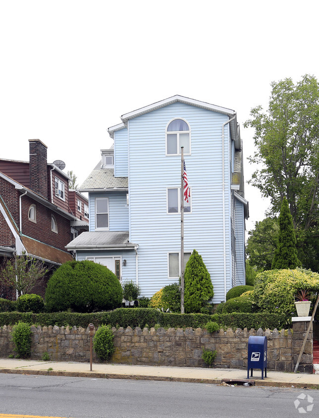 Foto del edificio - 614 Yonkers Ave