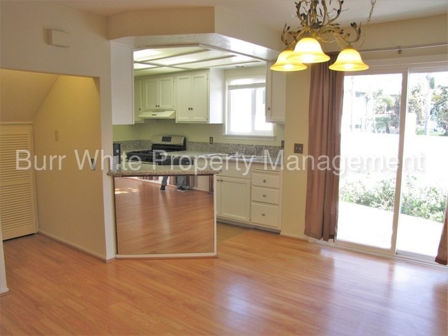 Building Photo - 970 Valencia St