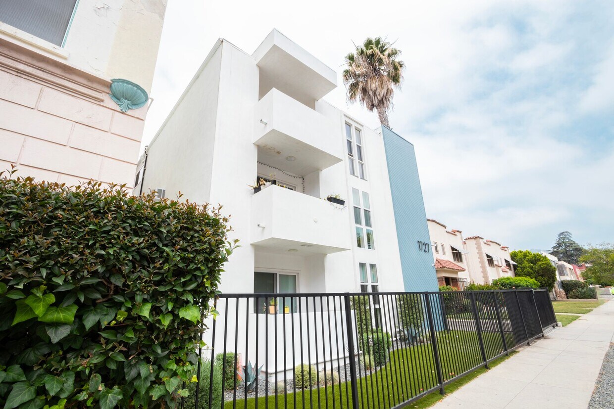 Foto principal - 1727 N Edgemont St