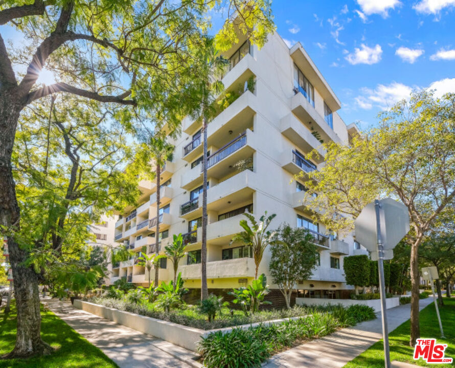 Foto principal - 325 N Oakhurst Dr