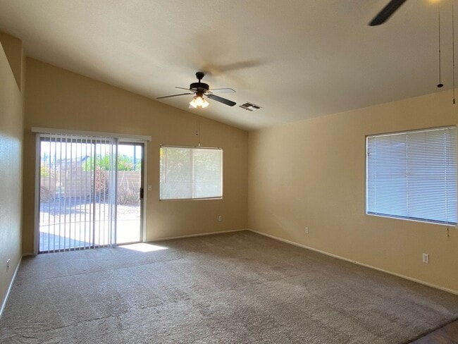Building Photo - 4 Bedroom , 2 Bath, Corner Lot