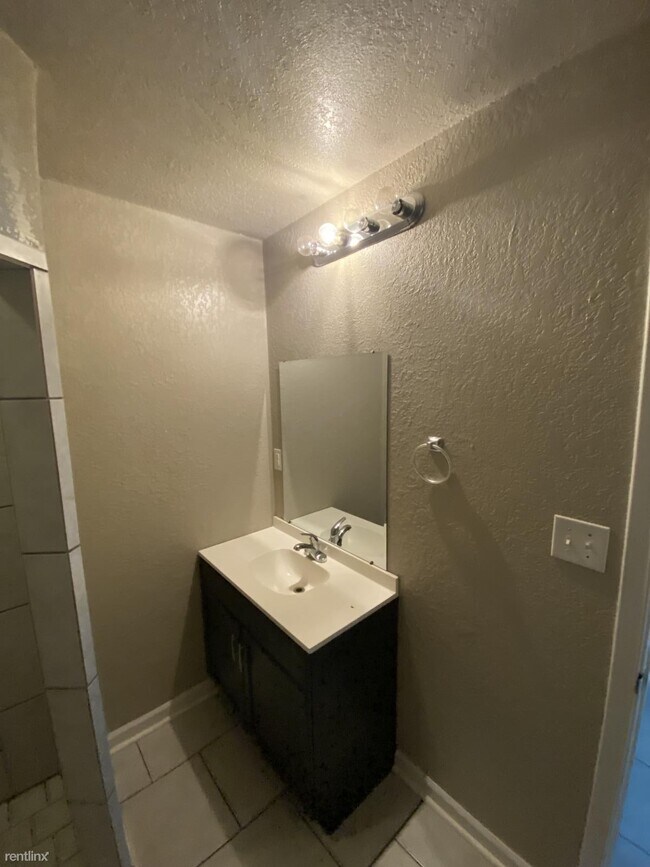 Building Photo - 5 br, 2 bath House - 130 E Ruby Rd