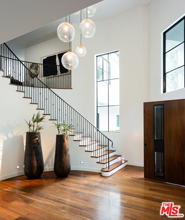 Building Photo - 5192 Parkway Calabasas