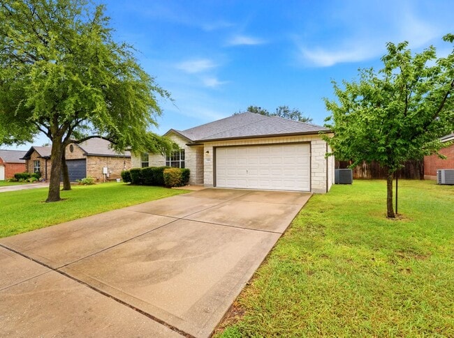 Building Photo - 1004 Downridge Dr