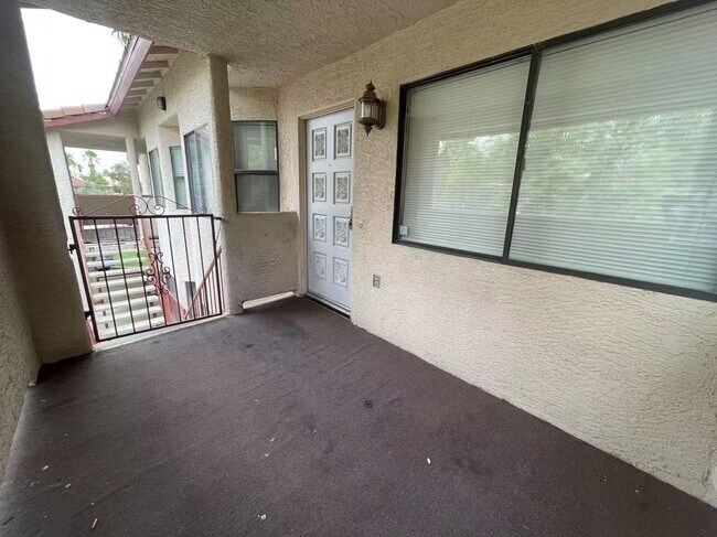 Foto del edificio - Nice Condo on the 2nd Floor with 2 Bedrooms