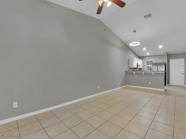 Building Photo - 801 Meadow Rd