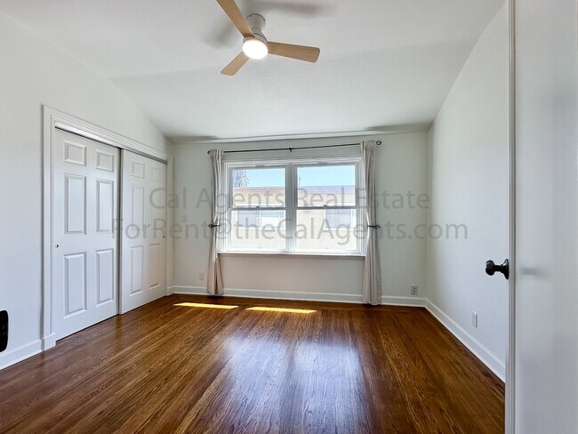 Foto del edificio - 2330 Browning St