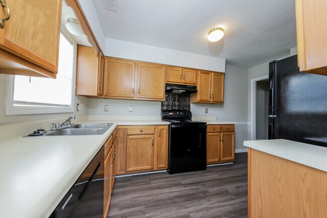 Building Photo - 909 Havenridge Dr
