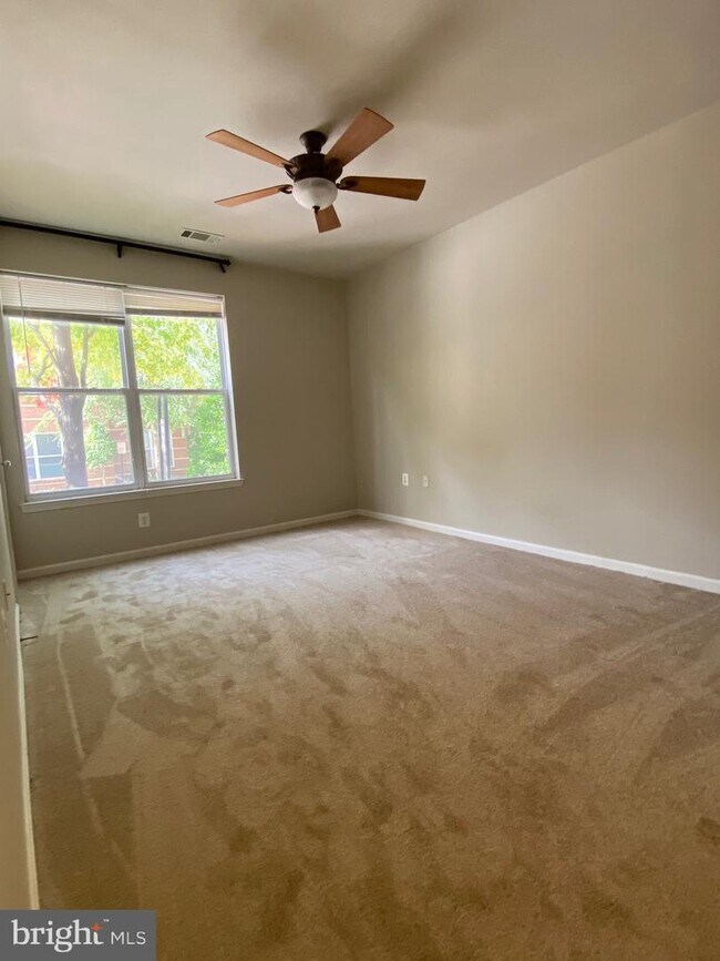 Foto del edificio - 9480 Virginia Center Blvd