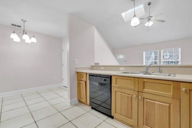 Building Photo - 3397 Sawtooth Dr