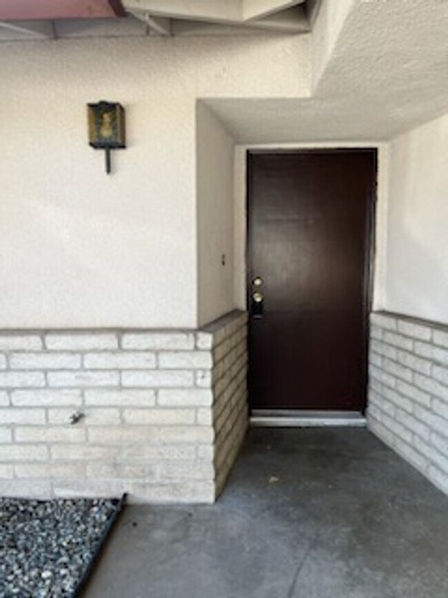Foto del edificio - Holte &amp; Associates-Briarwood Ave