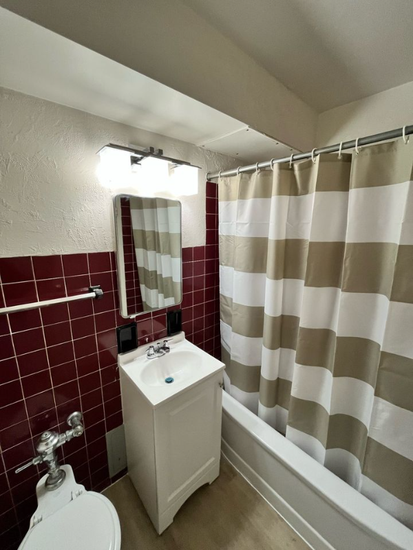 Foto del edificio - 1560 N Prospect Ave