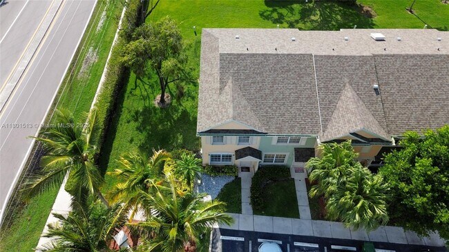 Foto del edificio - 55 Truman Dr