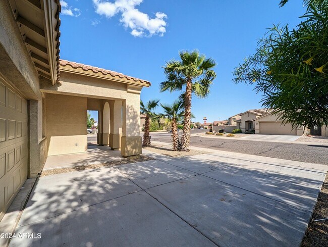 Building Photo - 15432 W Tasha Cir
