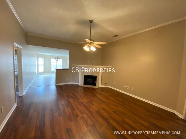 Building Photo - 10162 Evening Hill Cove