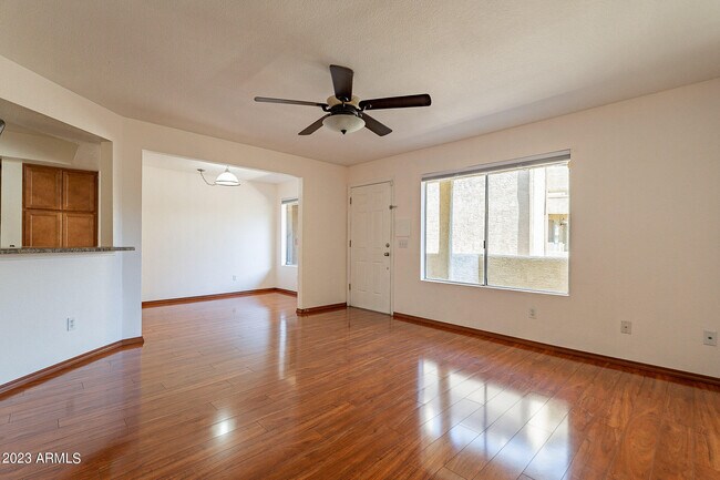 Foto del edificio - 1331 W Baseline Rd