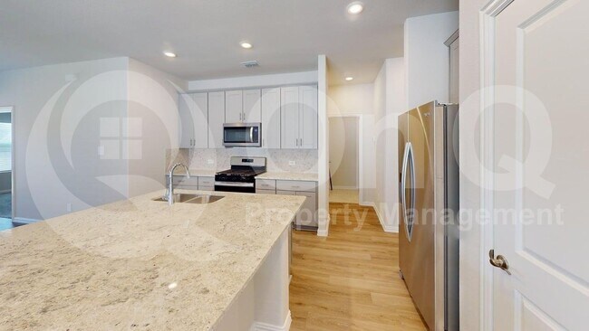 Building Photo - 5115 Bonanza Dr