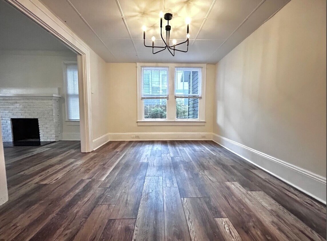 Foto principal - 2561 Rosselle St