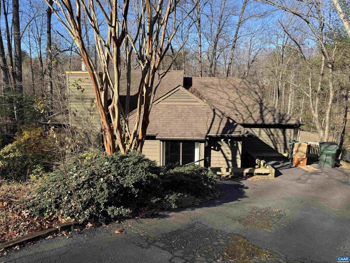 Foto principal - 1615 Shady Grove Ct