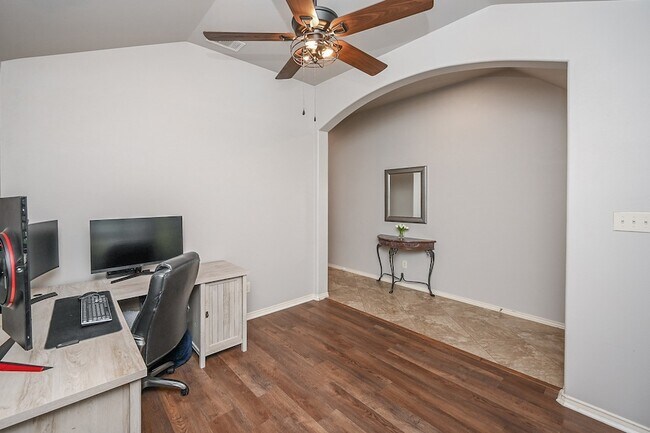Building Photo - 10911 Overland Trail Dr