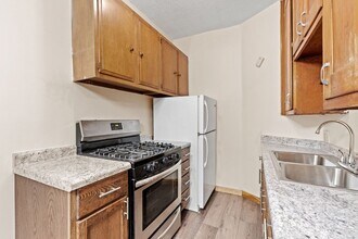 Building Photo - 602 N Mendota St