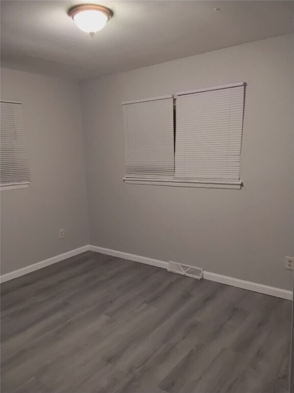 Foto del edificio - 220 Ruggles Rd