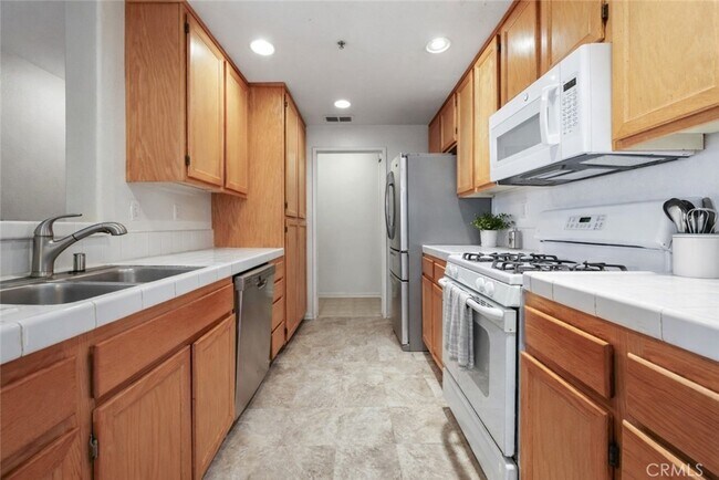 Building Photo - 1853 Rue Bienville Pl
