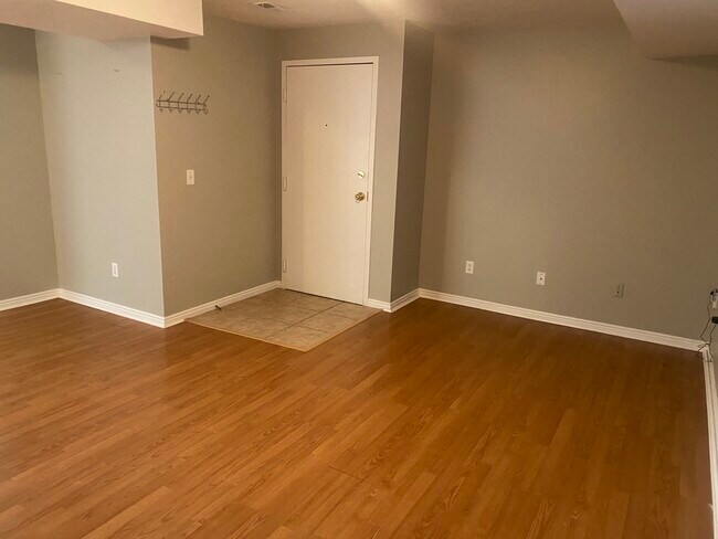 Building Photo - 960 E 100 S