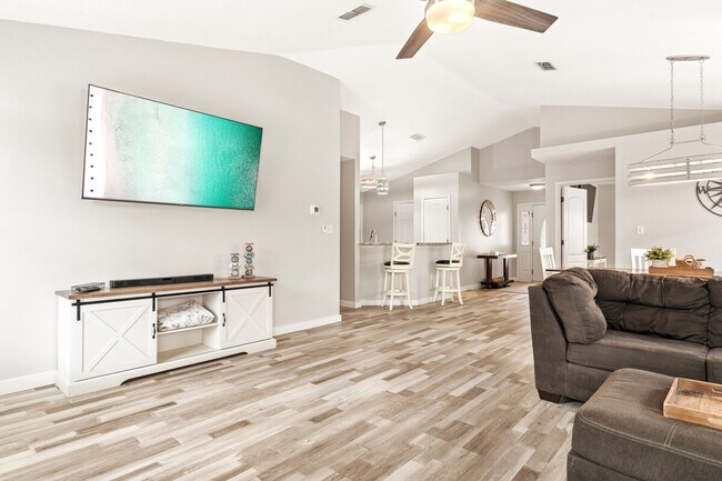 Building Photo - 75 Secret Harbor Dr