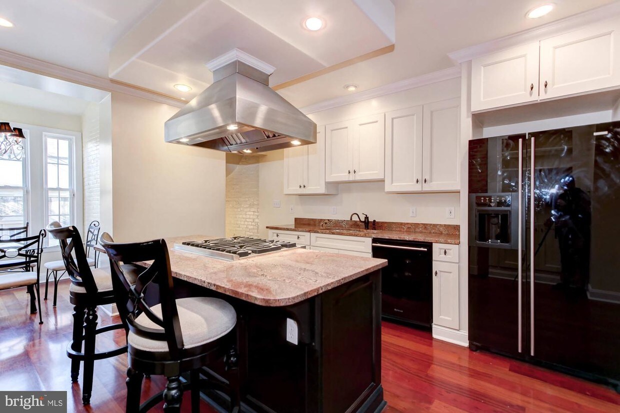 Foto principal - 236 Albemarle St