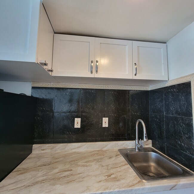 Foto del edificio - 555 NW 5th St