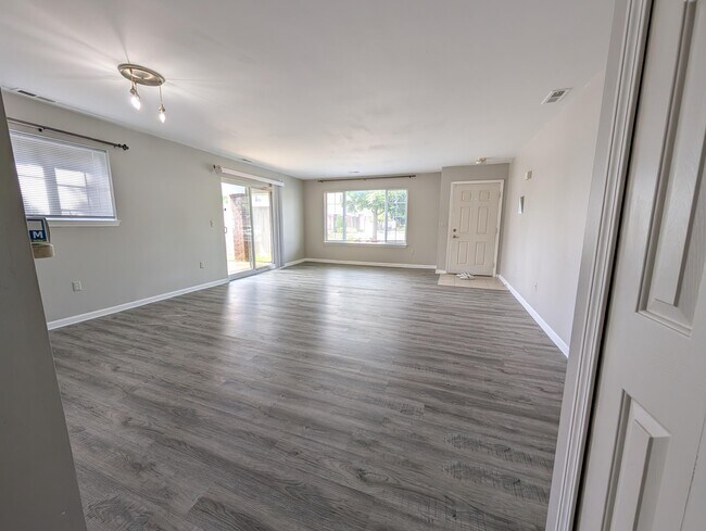 Foto del edificio - 22063 Fairlane Blvd