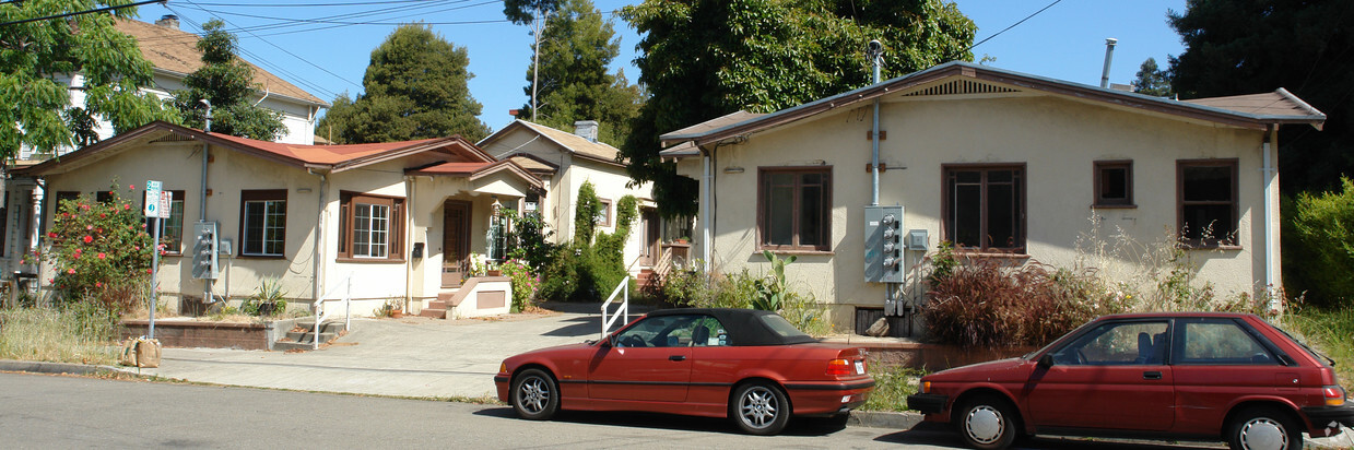 Building Photo - 2219 Blake St