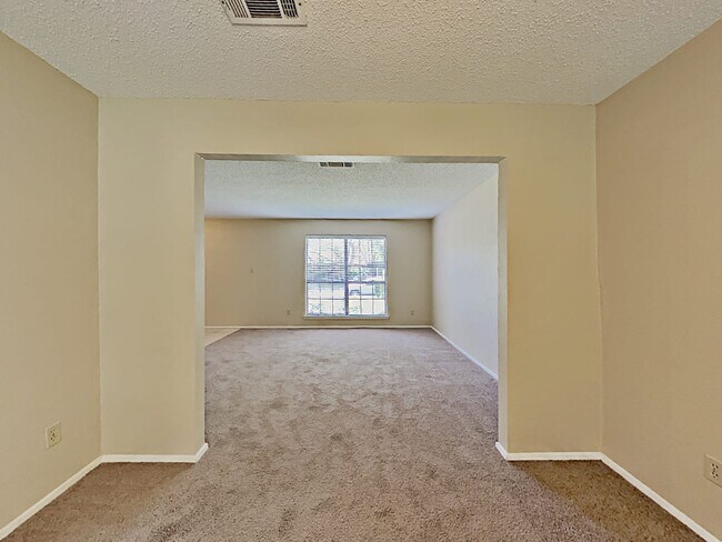 Building Photo - 3716 Windsong Ln